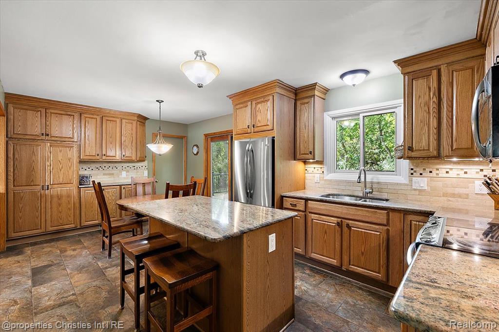 42737 Steepleview Court, Northville, MI 48168 — Photo 18