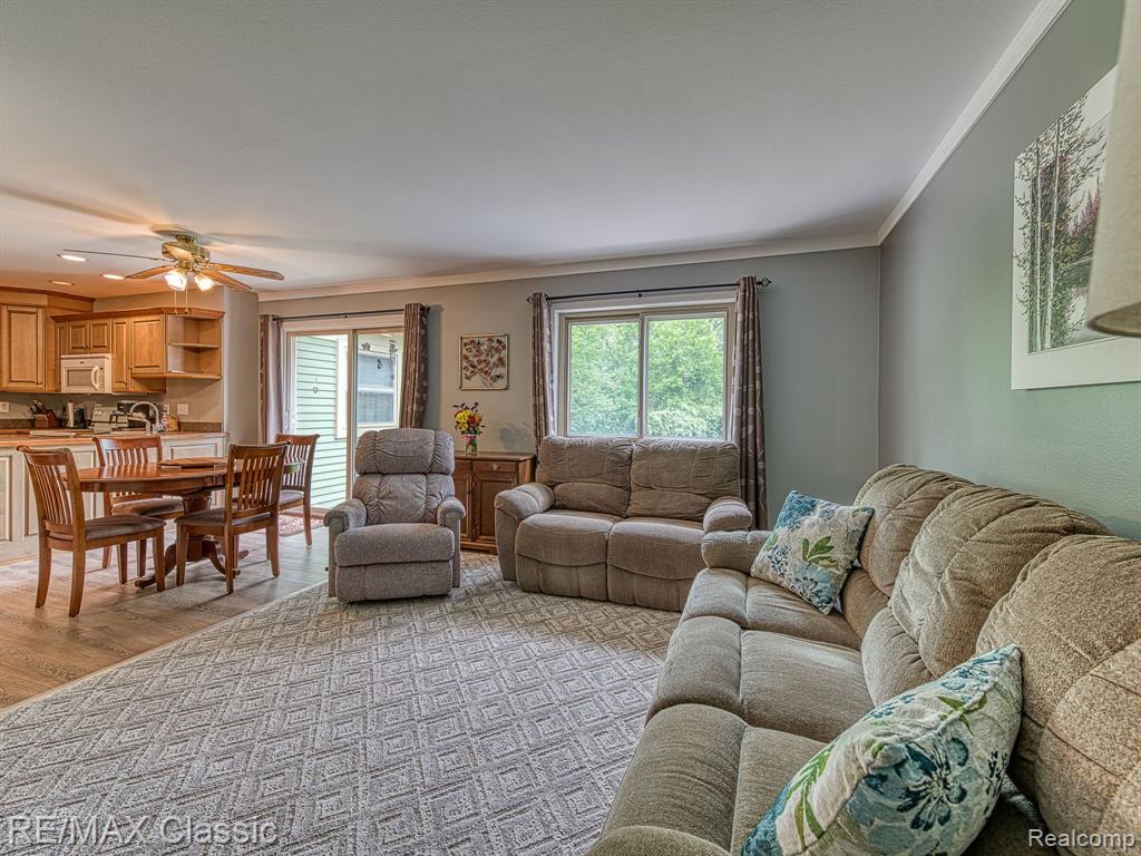 8866 MANTON Avenue, Plymouth, MI 48170 — Photo 7