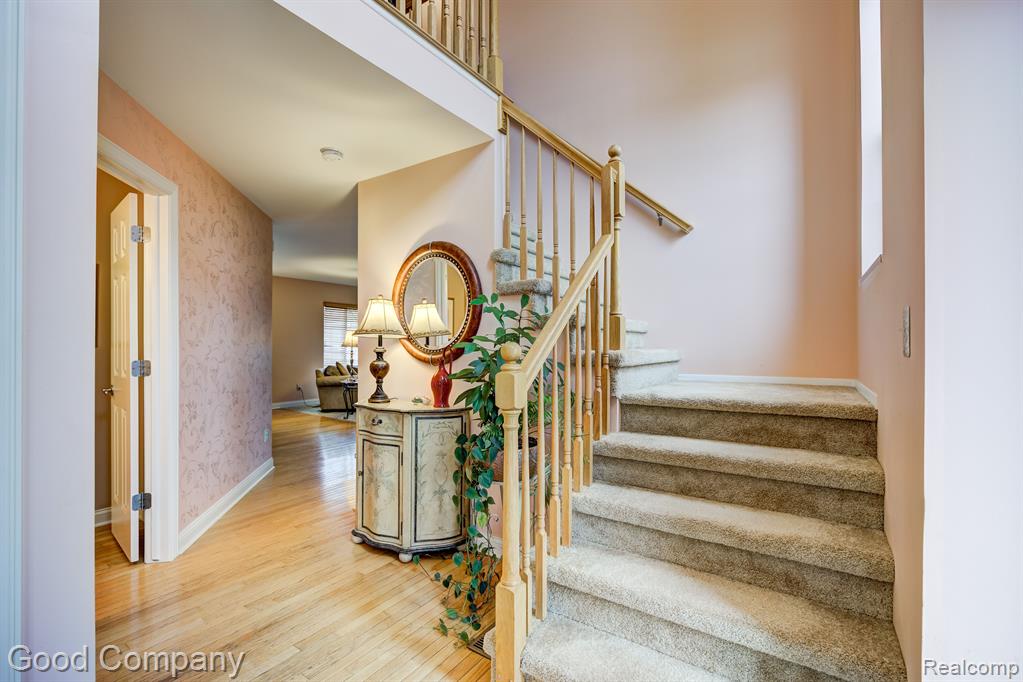 755 OAK POINT Lane, Madison Heights, MI 48071 — Photo 6