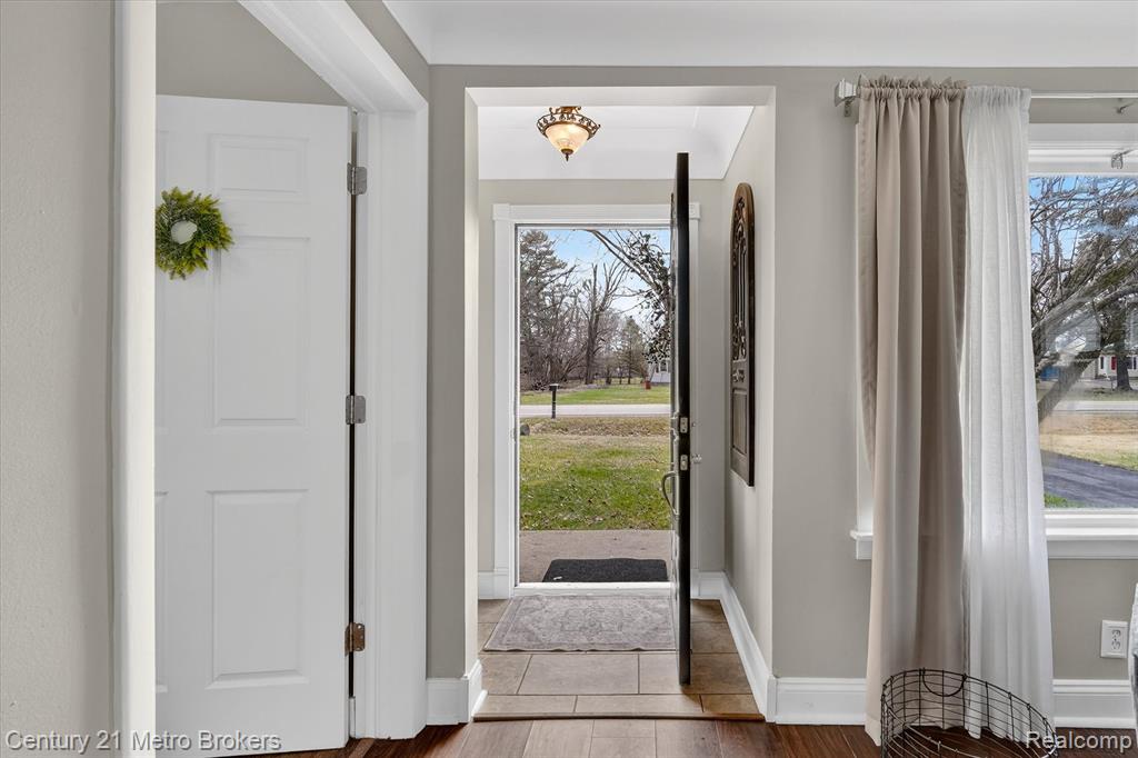 5501 Potter Road, Flint, MI 48506 — Photo 6