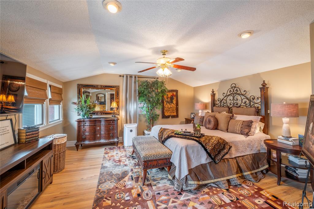 208 W Rockwell Street, Fenton, MI 48430 — Photo 18