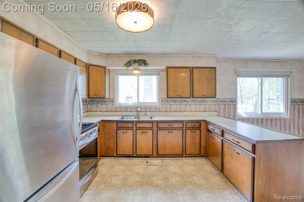 3518 N Shimmons Circle, Auburn Hills, MI 48326 — Photo 17