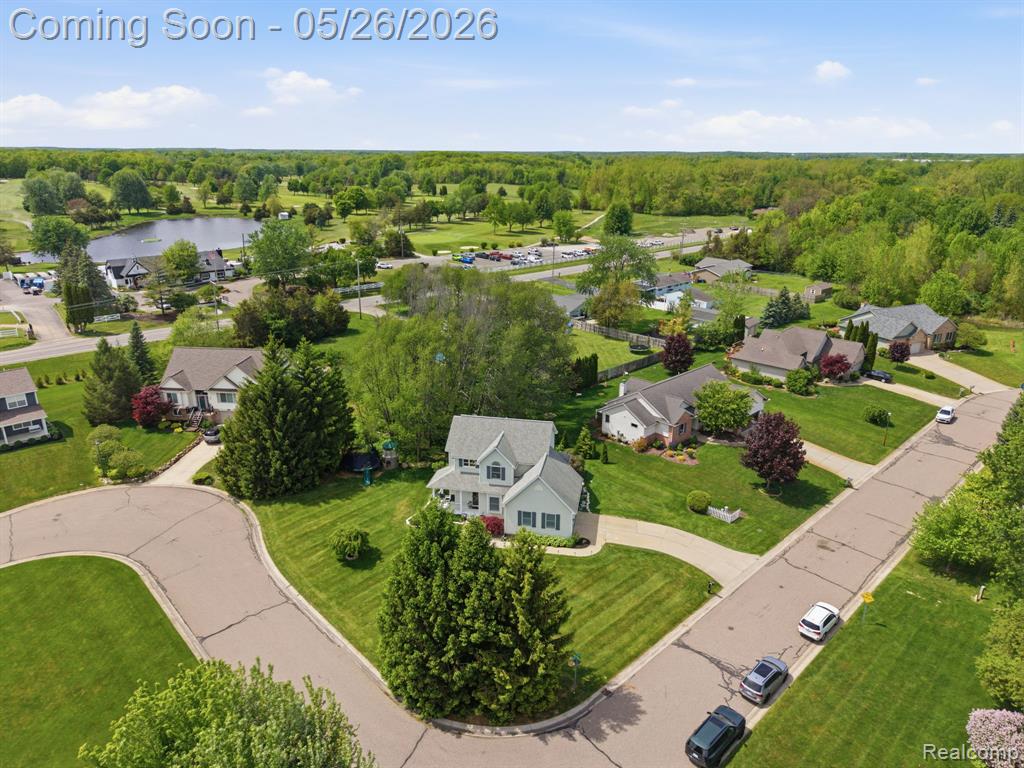 2389 Golfview Circle, Fenton, MI 48430 — Photo 2