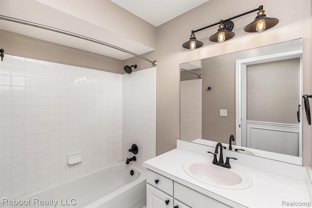 56563 Scotland Boulevard, Shelby Twp, MI 48316 — Photo 11