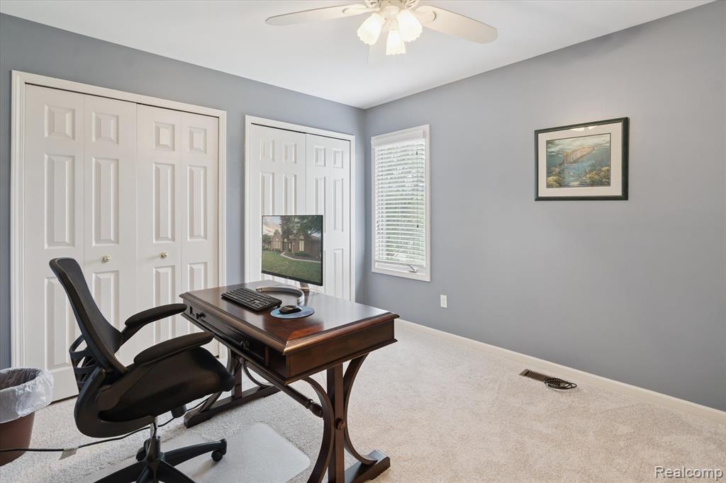47509 Brockmor Drive, Shelby Twp, MI 48315 — Photo 38