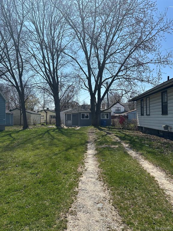 8646 STUDEBAKER Avenue, Warren, MI 48089 — Photo 2