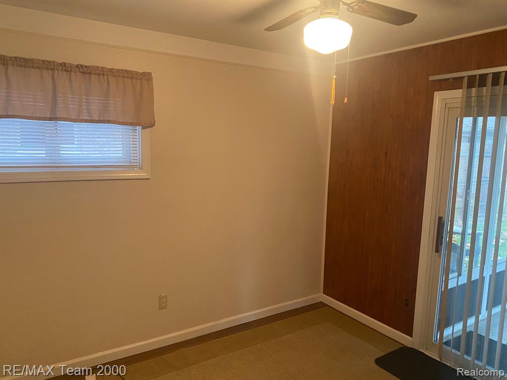 4981 PARDEE Avenue, Dearborn Heights, MI 48125 — Photo 12