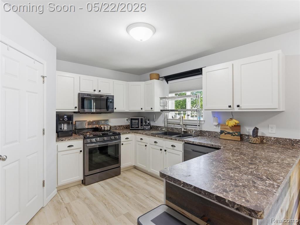 3145 Dahlia Drive, Burton, MI 48519 — Photo 21