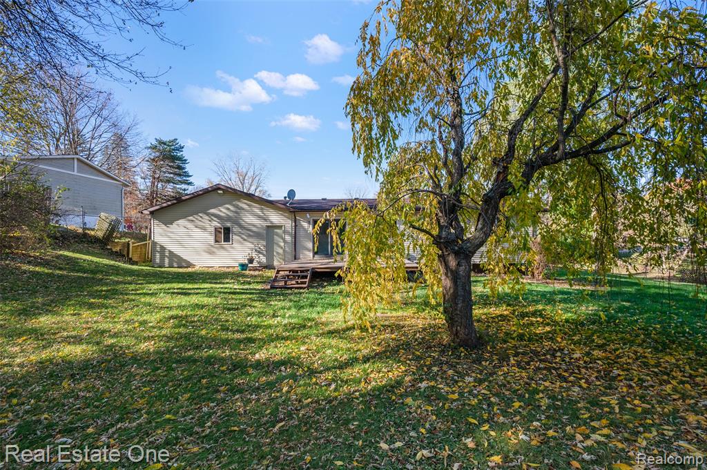 9600 Yale Avenue, Clarkston, MI 48348 — Photo 12