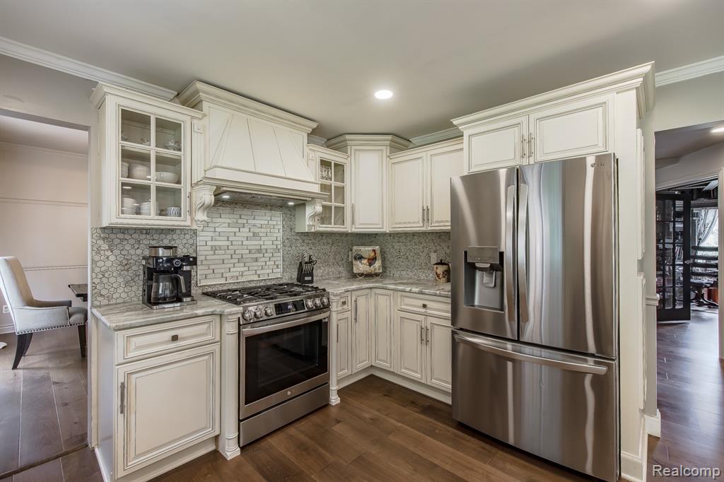 8640 Newport Drive, White Lake, MI — Photo 22