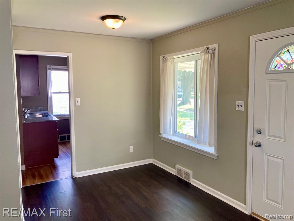 402 KENSINGTON Avenue, Ferndale, MI 48220 — Photo 3