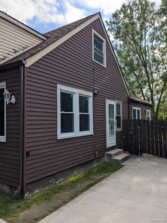 4208 CROISSANT Street, Dearborn Heights, MI 48125 — Photo 2