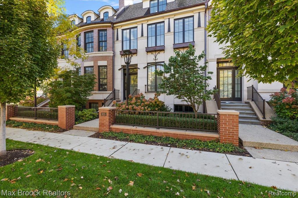 625 W Brown Street