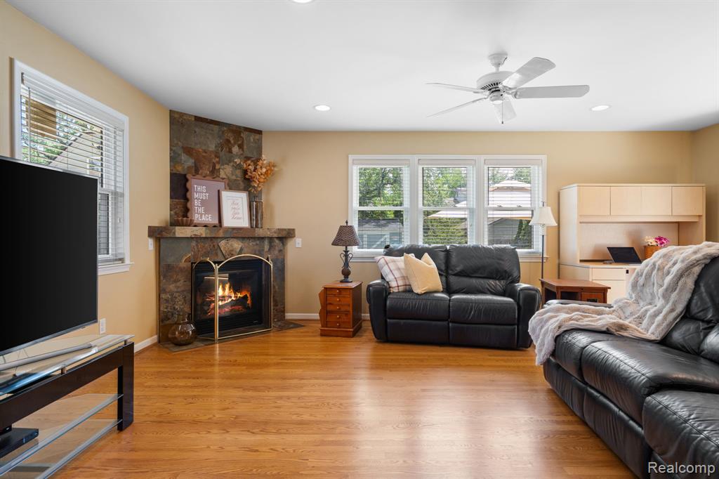 10065 Hart Avenue, Huntington Woods, MI — Photo 16