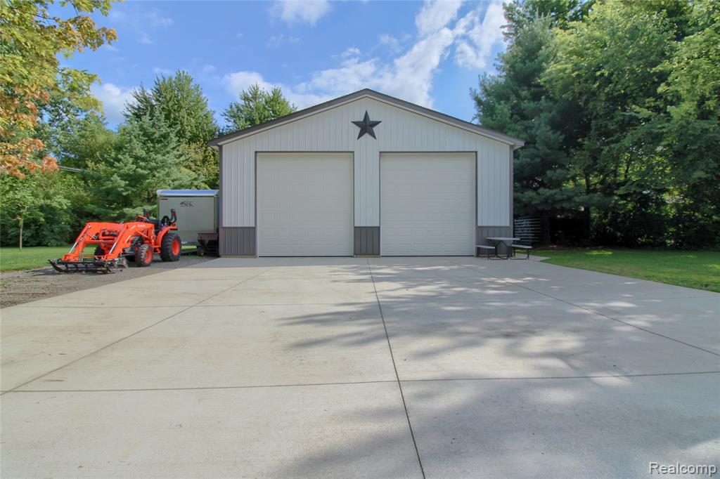 10784 Exeter Road, Carleton, MI 48117 — Photo 37