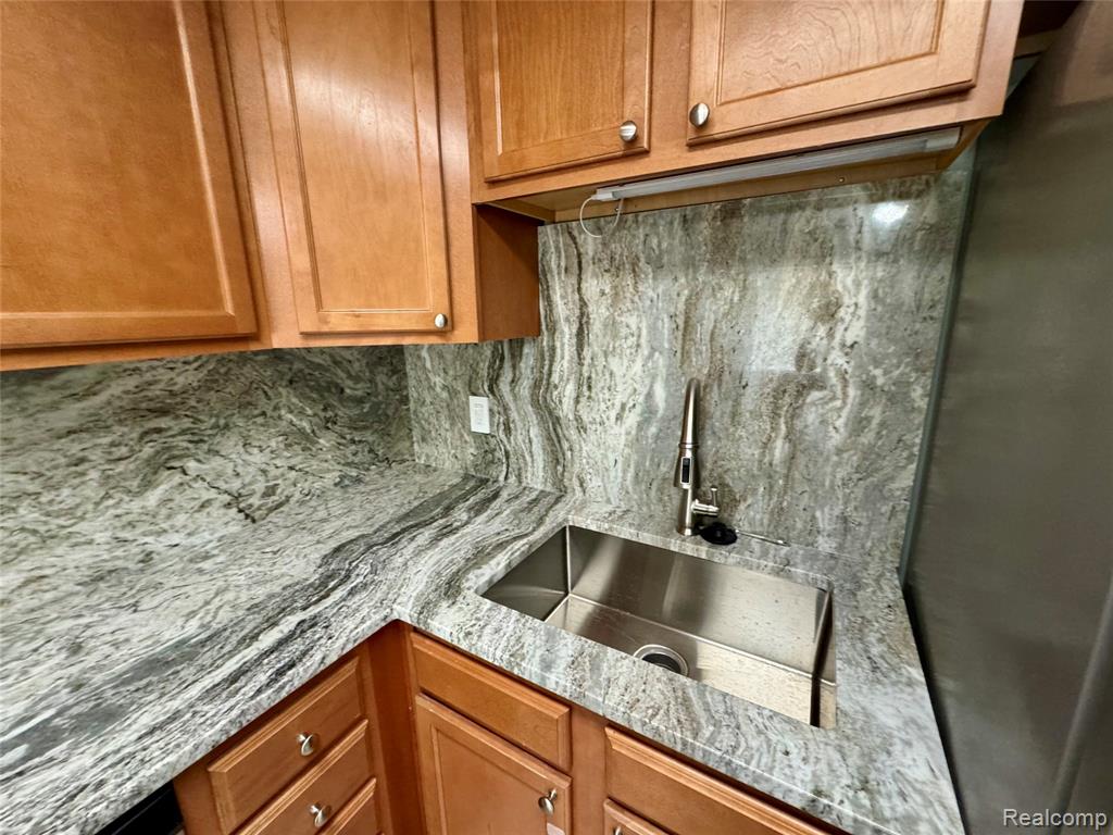 4448 Pleasant Valley Road, Brighton, MI 48114 — Photo 12