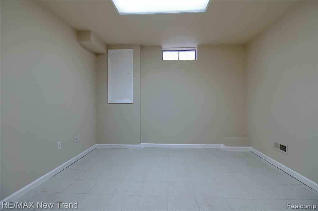 3241 Buckhorn Court, Ann Arbor, MI 48105 — Photo 33