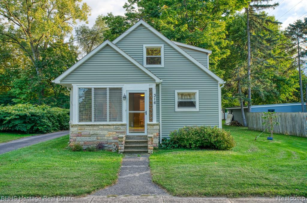 316 E WALNUT Street, Webberville, MI 48892 — Photo 2