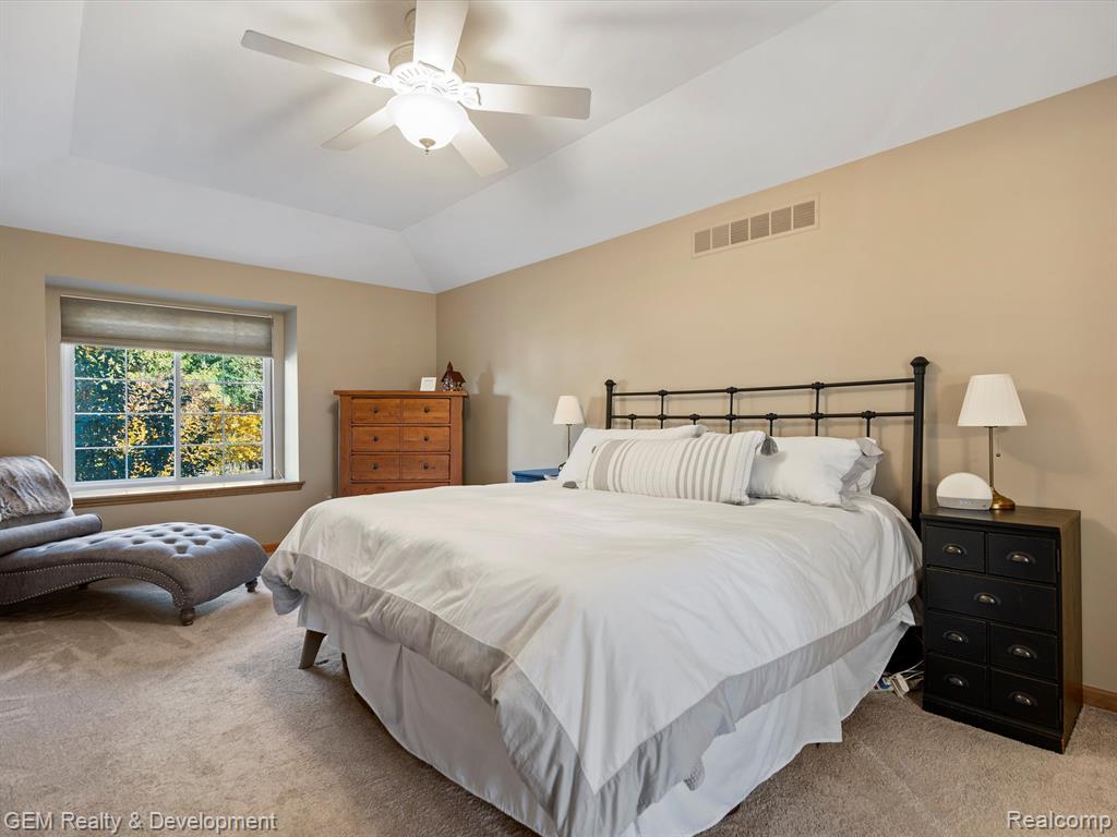 4163 DELPHINE Drive, Wixom, MI 48393 — Photo 18