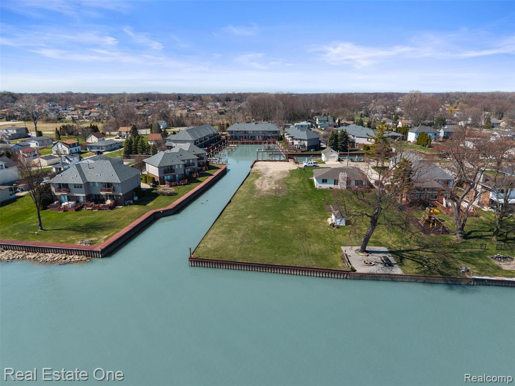 47630 Lorie Lane, New Baltimore, MI 48047