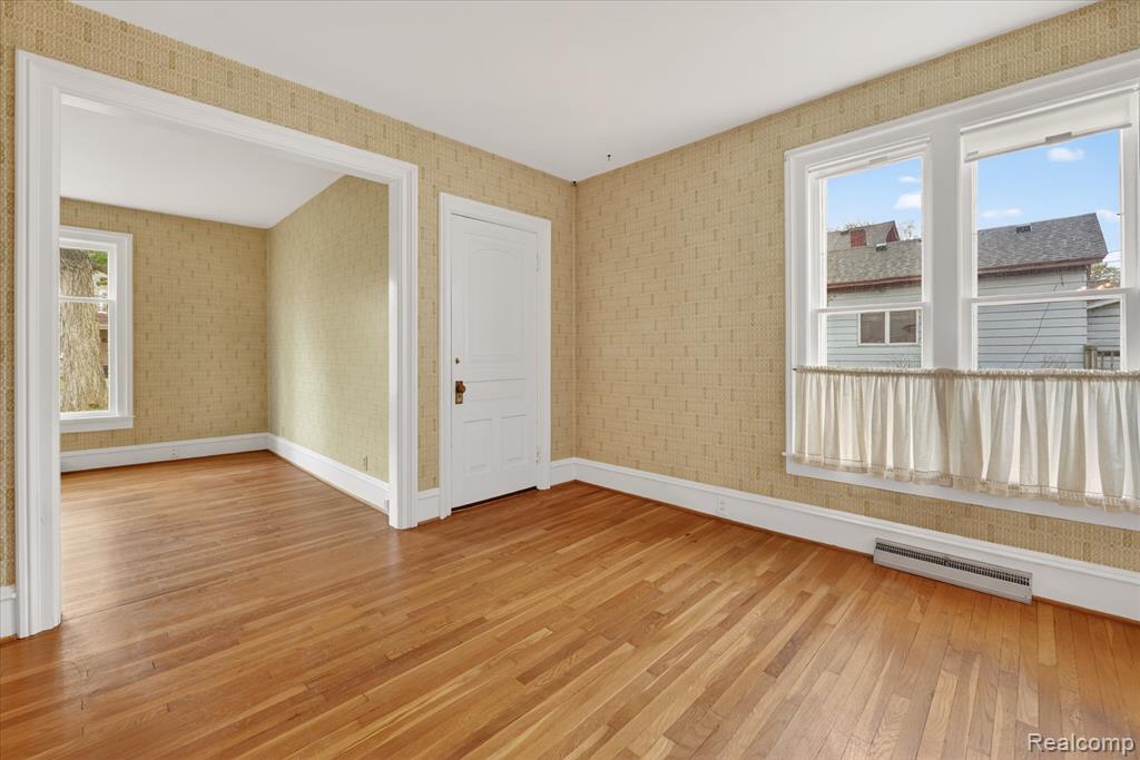 516 W Washington Street, Howell, MI 48843 — Photo 6