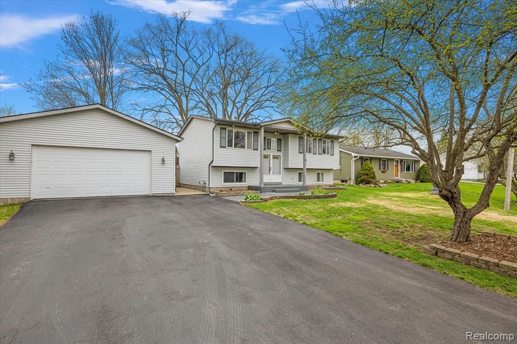 490 Glenn Court, Lake Orion, MI 48362 — Photo 4