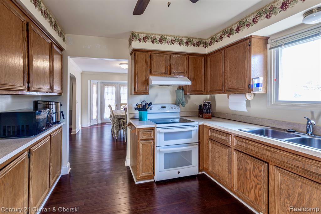 40306 LA GRANGE Drive, Sterling Heights, MI 48313 — Photo 3