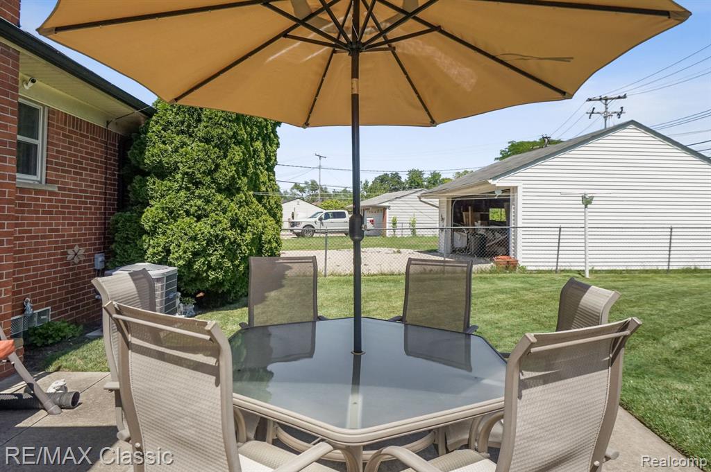 6900 CRESTWOOD Street, Dearborn Heights, MI 48127 — Photo 30