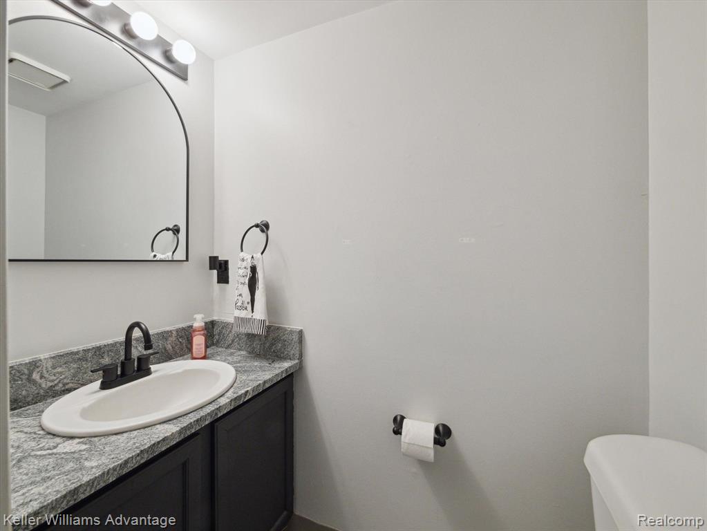 31131 COUNTRY, Farmington Hills, MI 48331 — Photo 20