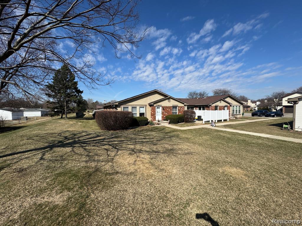 2774 Roundtree Drive, Troy, MI 48083 — Photo 4