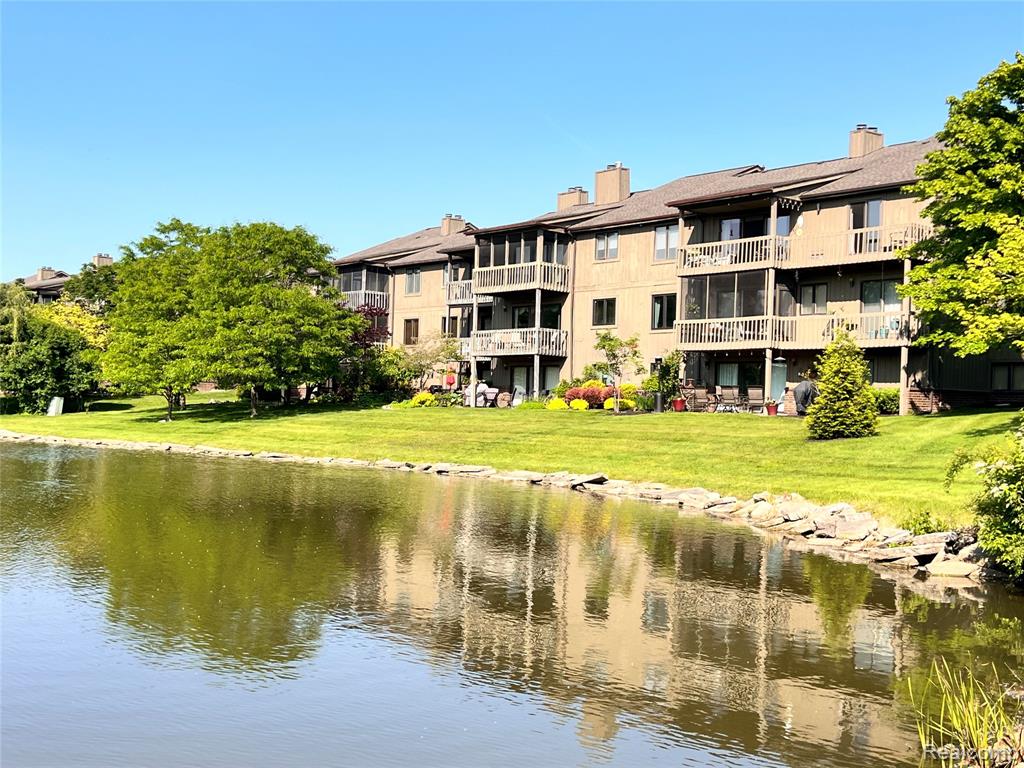 9836 Hawthorne Glen Drive, Grosse Ile, MI 48138 — Photo 27