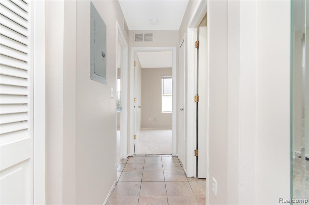 23250 POPLAR Drive, Southfield, MI 48075 — Photo 21