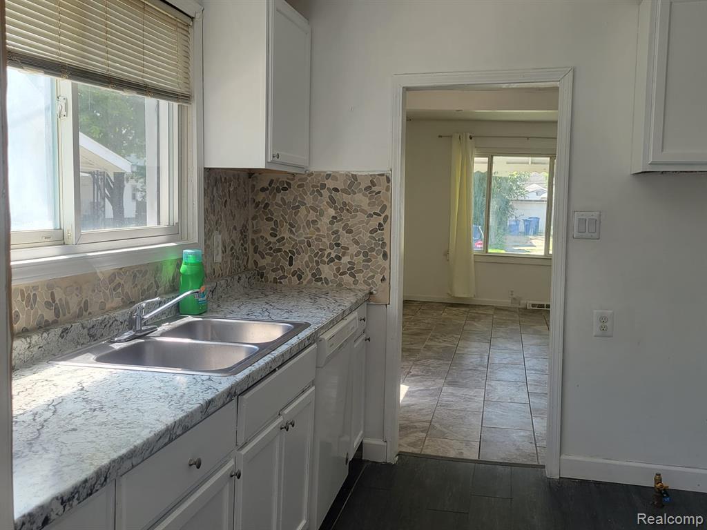 7027 Chalmers Avenue, Warren, MI 48091 — Photo 16