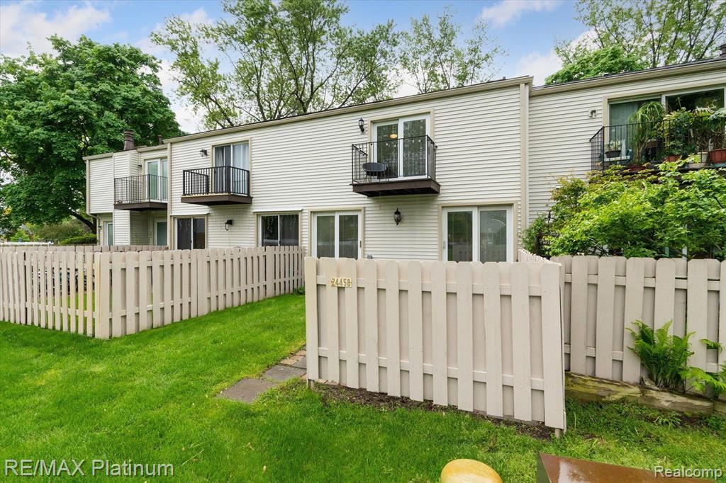 24458 BASHIAN Drive, Novi, MI — Photo 37
