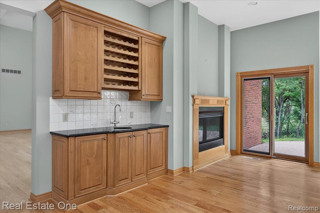 425 Courtney Road, Leonard, MI 48367 — Photo 21