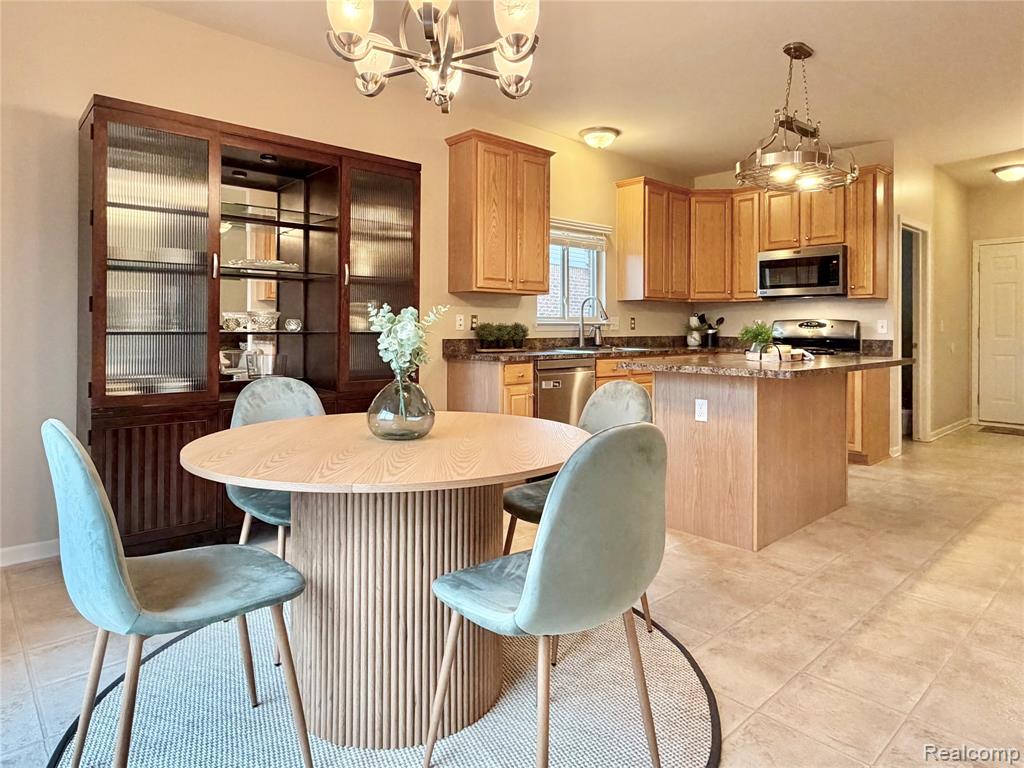 4438 Thornhill Drive, Auburn Hills, MI 48326 — Photo 13