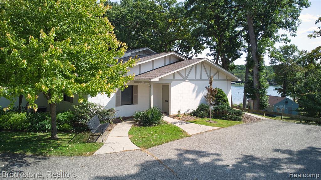 7369 Sweetbriar, West Bloomfield, MI 48324 — Photo 32