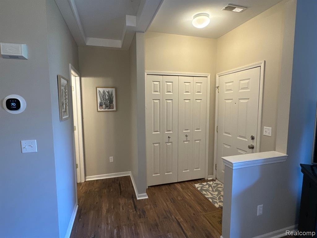 10258 CROSSVIEW Trail, Howell, MI 48855 — Photo 7