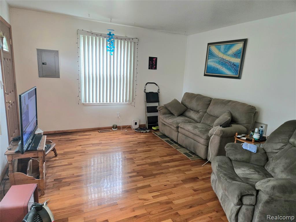 3433 W Mott Avenue, Flint, MI 48504 — Photo 6