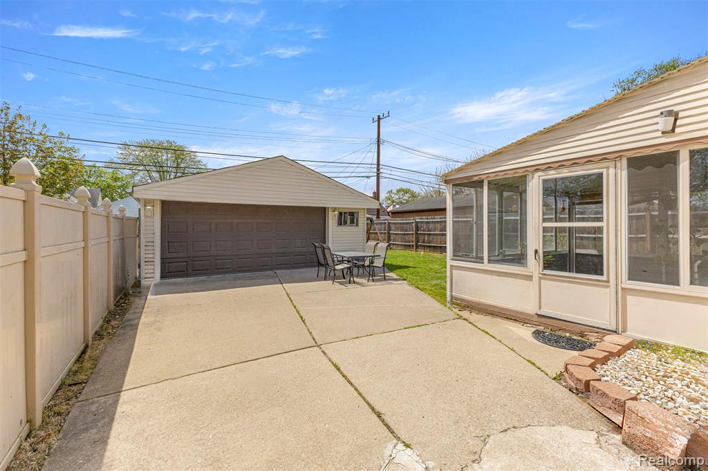 2119 White Avenue, Lincoln Park, MI 48146 — Photo 31