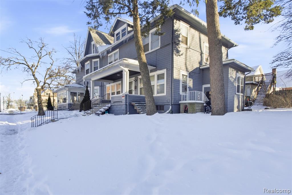 600 Greenwood Place, Jackson, MI 49203 — front exterior