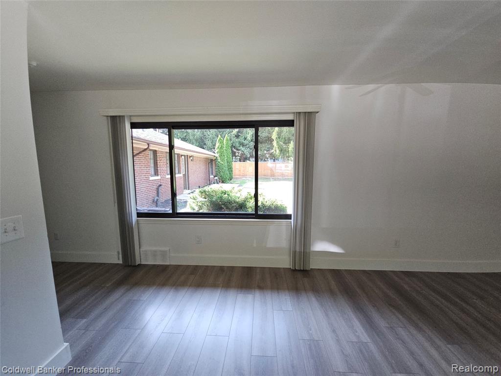 58540 Grand River Avenue, New Hudson, MI 48165 — Photo 23