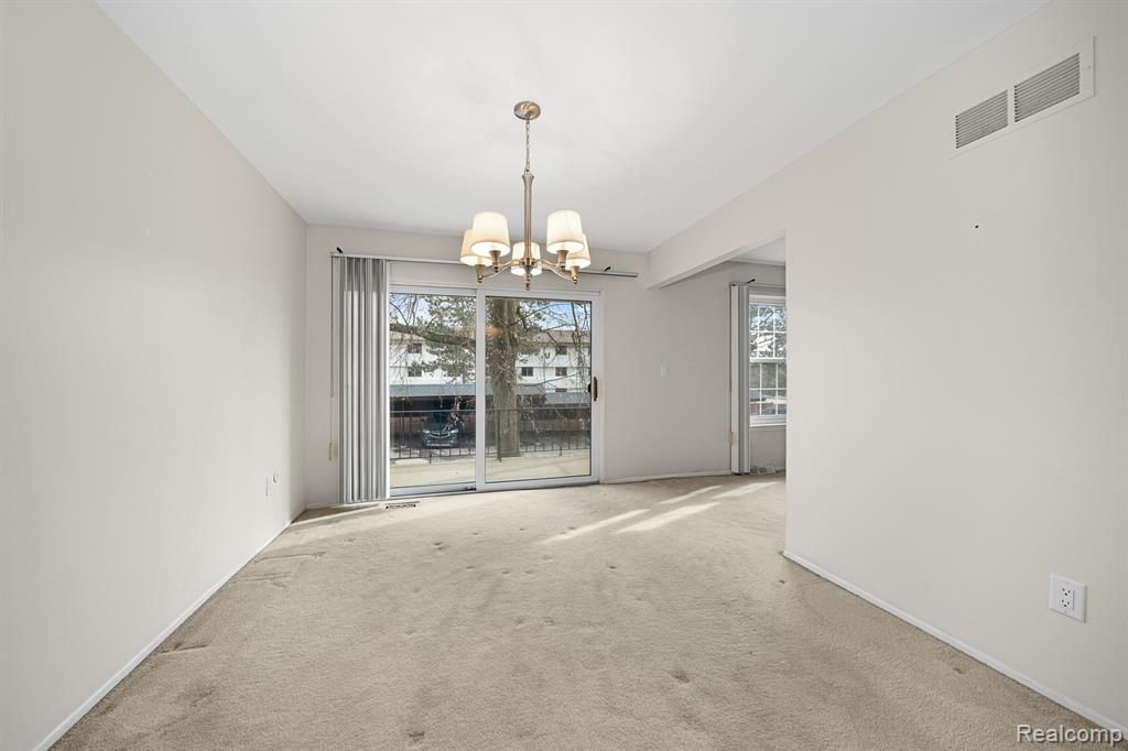 27654 E Echo, 132, Farmington Hills, MI 48334 — Photo 14