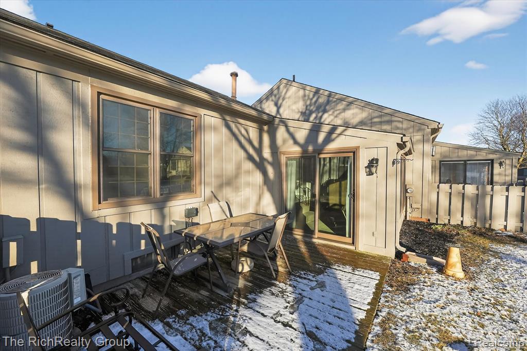 12116 Shenandoah Drive, South Lyon, MI 48178 — Photo 35