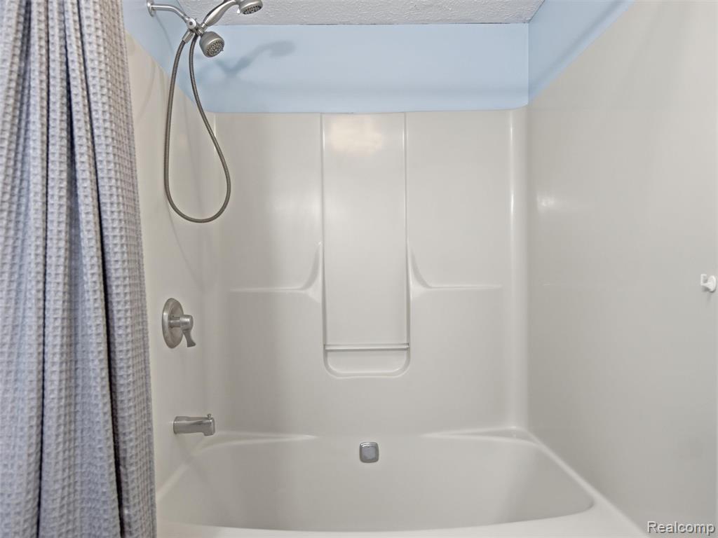 5003 Mason Road, Howell, MI 48843 — Photo 21