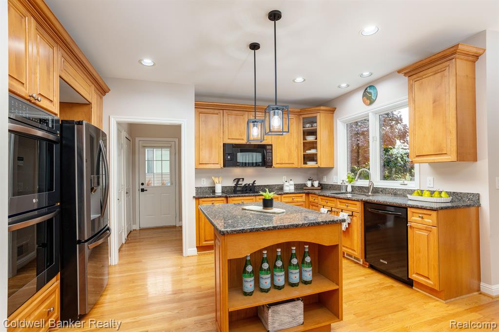 15260 MERION Court, Northville, MI 48168 — Photo 23