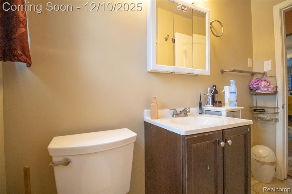 20000 Lancaster Street, Harper Woods, MI 48225 — Photo 21