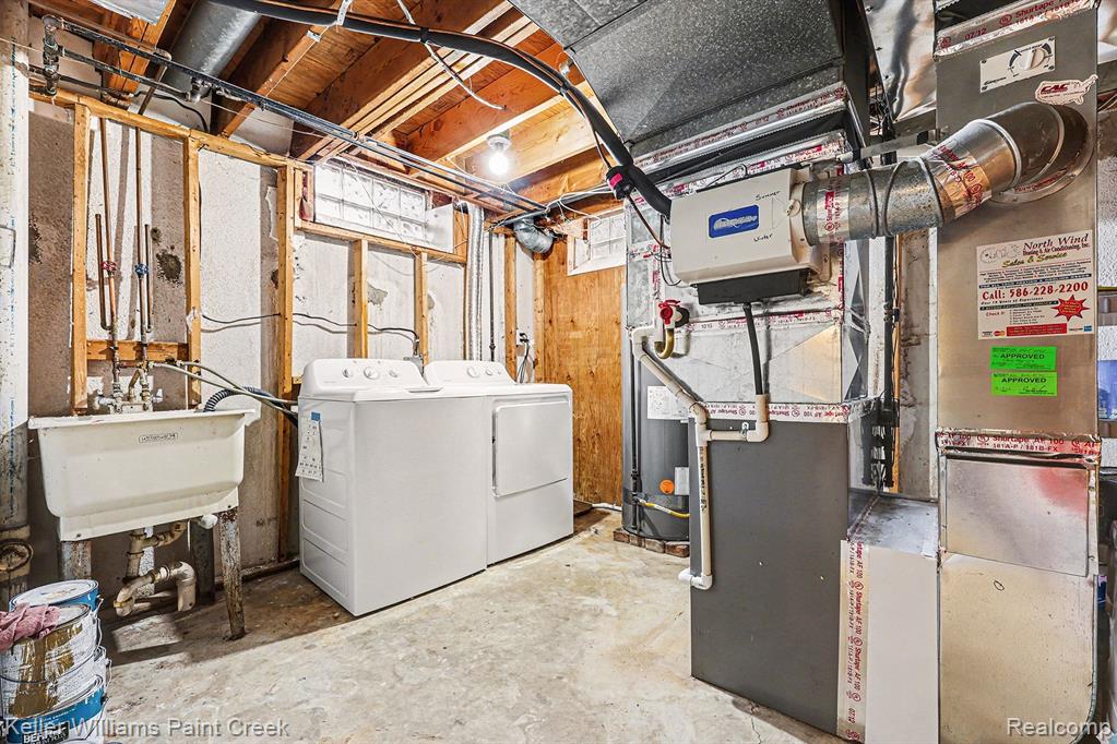 47064 Sarnus Drive, Macomb, MI 48044 — Photo 33