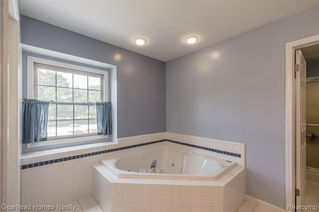 8088 Denton Hill Road, Fenton, MI 48430 — Photo 30