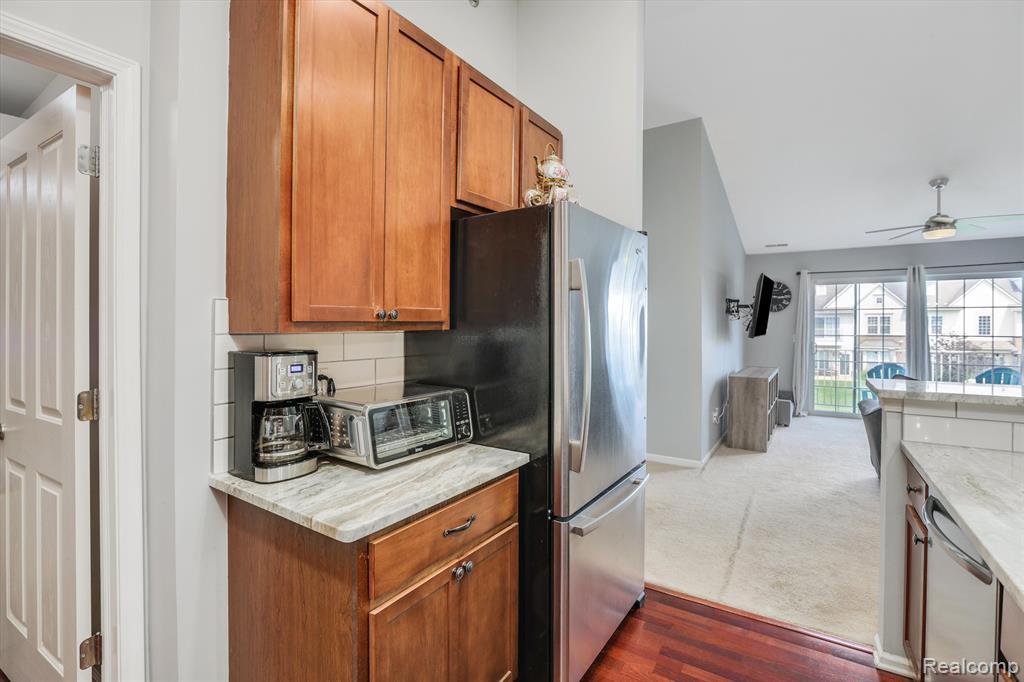 5203 WIDGEON Lane, Walled Lake, MI 48390 — Photo 17